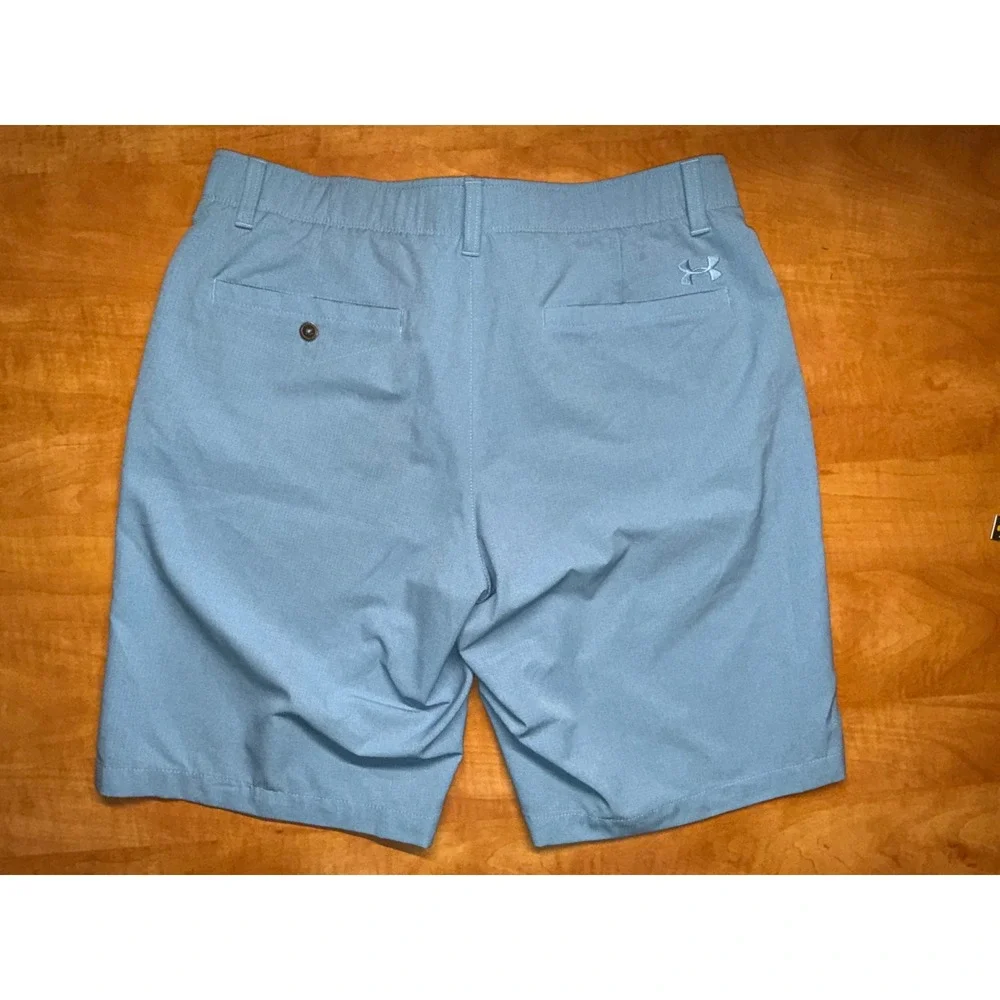 Under Armour Mens HeatGear Golf‎ Shorts Light Blue Flat Front Size 34 Loose Fit